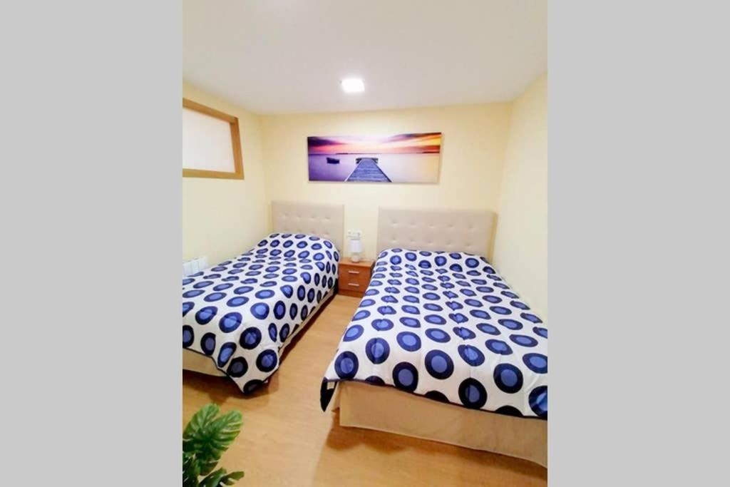 Bajo Las Estrellas Apartment Lugo Bagian luar foto